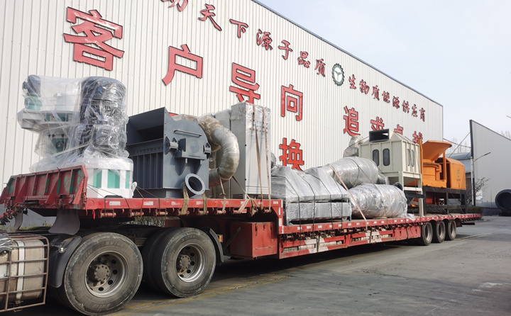 由于山東顆粒機(jī)質(zhì)量與價(jià)格并存，在市場(chǎng)的所占比例越來(lái)越大，越來(lái)越多的客戶(hù)選擇與山東顆粒機(jī)廠(chǎng)家合作，購(gòu)買(mǎi)鋸末顆粒機(jī)、破碎機(jī)、粉碎機(jī)等設(shè)備。