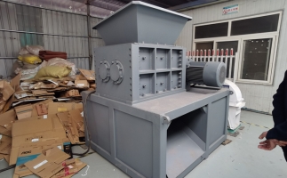 撕碎機撕碎硬紙殼，全程記錄！